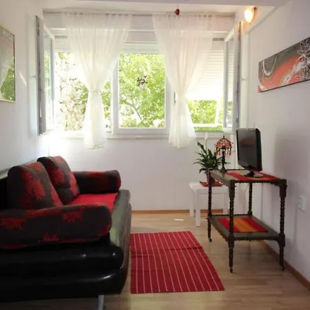 Old City/beach 13 Minutes Away, Parking, For 4 Spalato