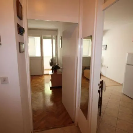 Old City/beach 13 Minutes Away, Parking, For 4